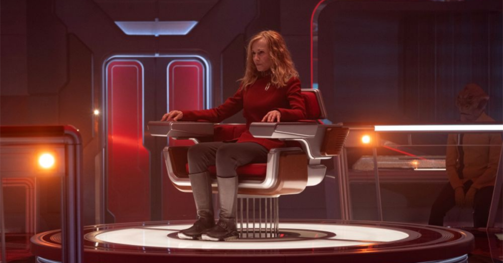 Holly Hunter va fi Nahla Ake